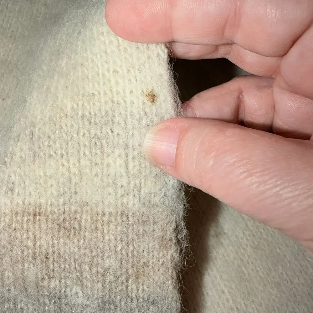 Vintage Hilda LTD 100% pure wool knit scarf made in Iceland cream neutral tones